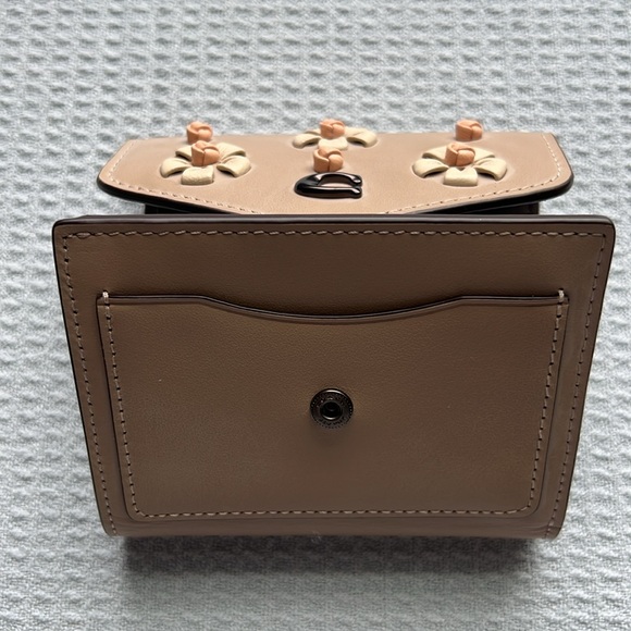 Coach Wyn Small Wallet - Picture 5 of 5